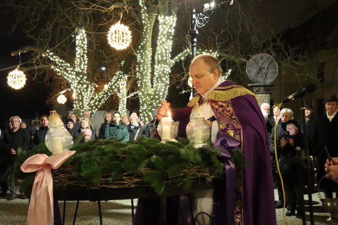 Adventi gyertyagyújtás minden szombaton