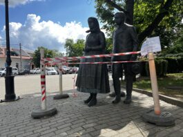 Néhány hétre eltűnik a Templom téri Hagyomány szoborcsoport