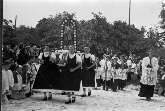Úrnapi körmenet 1950. Solymár