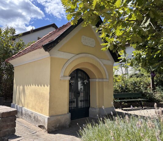 A solymári Szent Anna-kápolna története