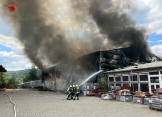 Nyolcórás küzdelem a lángokkal Solymáron – 350 ezer liter vizet használtak fel az oltáshoz