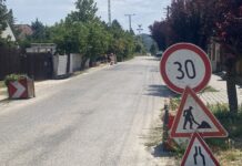 Félpályás forgalomkorlátozás lesz pénteken a Cseresznye utcában