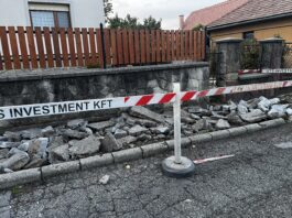 Kábelhálózat építése miatt bontották fel az aszfaltot a Templom téren